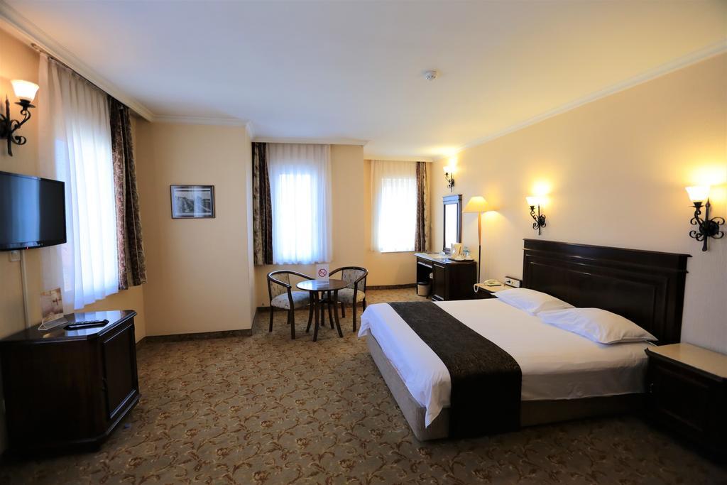 Montania Town Hotel Mudanya 伯萨 外观 照片